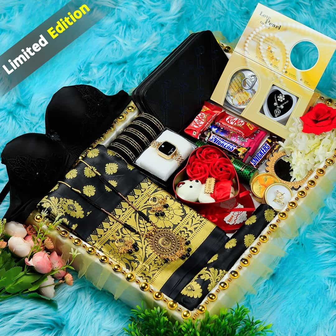 কালো কাতান শাড়ি কম্বো